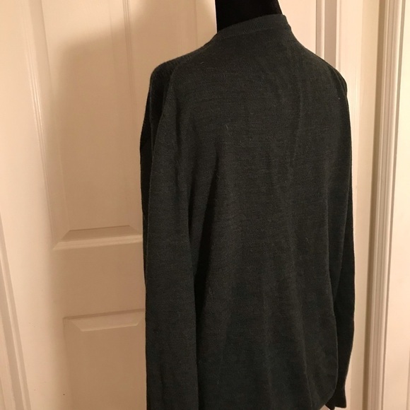 𝅺BROOKS Brothers v neck sweater.  Men’s medium. Merino wool. - Picture 4 of 6